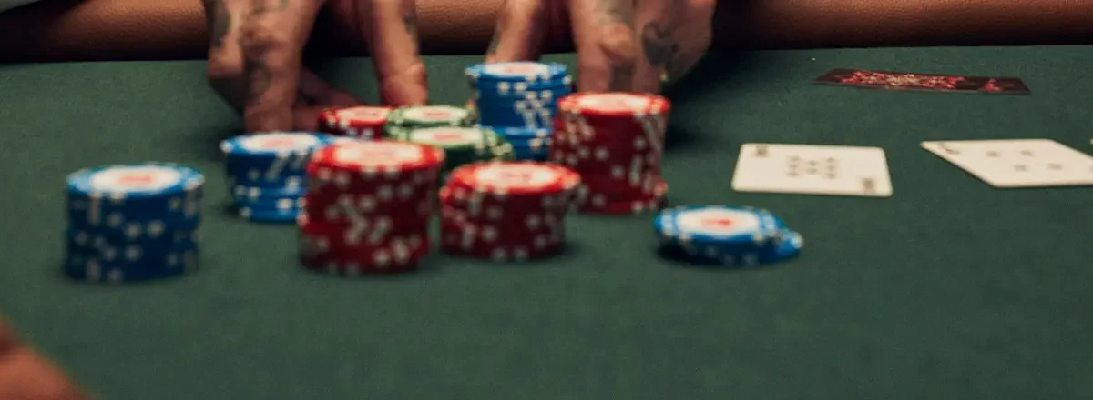 POKERSTARS_02_POKER_GAME_TROY_0090_header
